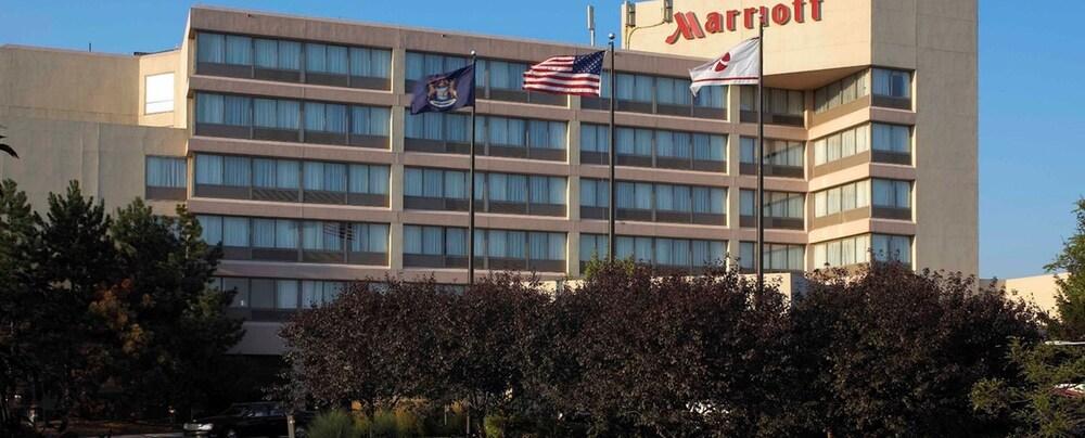 Detroit Marriott Livonia Hotel Bagian luar foto