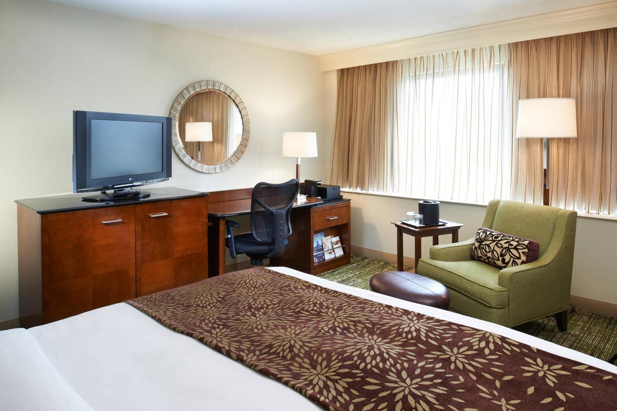 Detroit Marriott Livonia Hotel Bagian luar foto