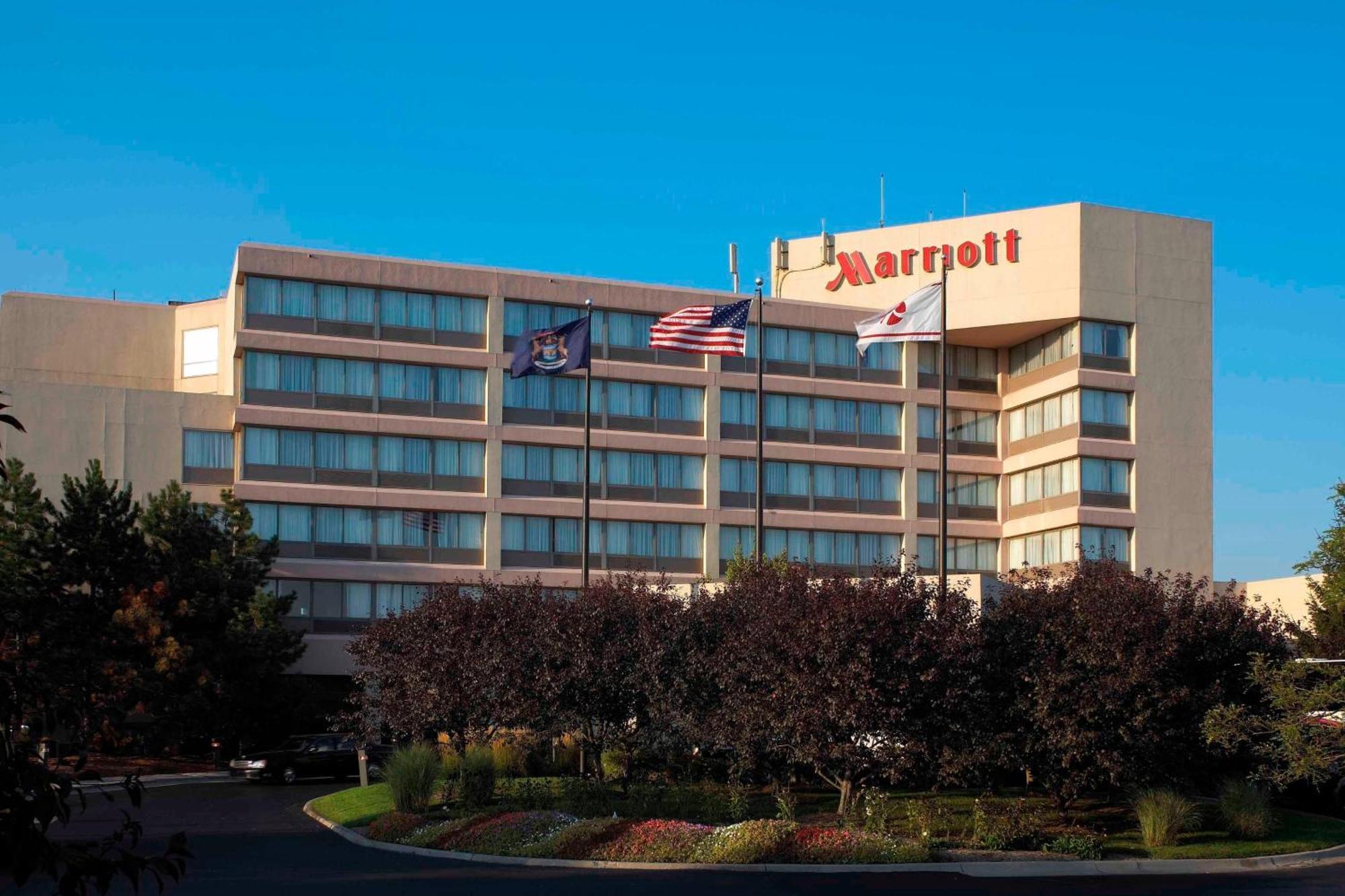 Detroit Marriott Livonia Hotel Bagian luar foto